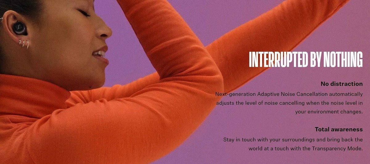 Cận cảnh tai nghe Sennheiser Momentum True Wireless 3 với đèn LED trạng thái