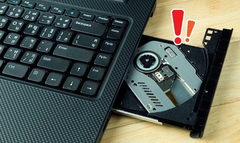 Cẩn thận khi sử dụng ổ đĩa CD/DVD trên laptop Dell