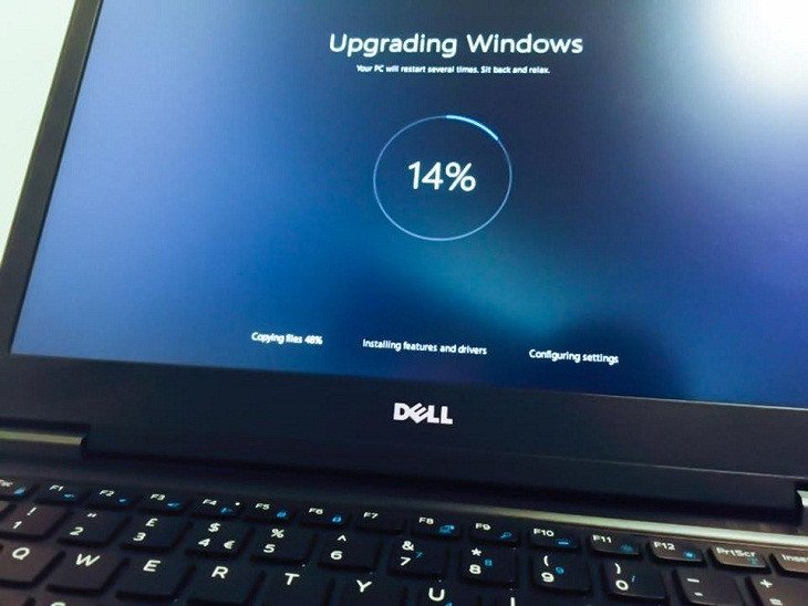 Cập nhật Windows để đảm bảo tính bảo mật và hiệu năng cho laptop mới
