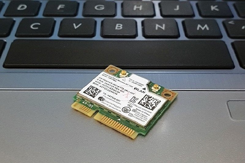 Card WiFi gắn trong laptop đảm bảo kết nối internet không dây