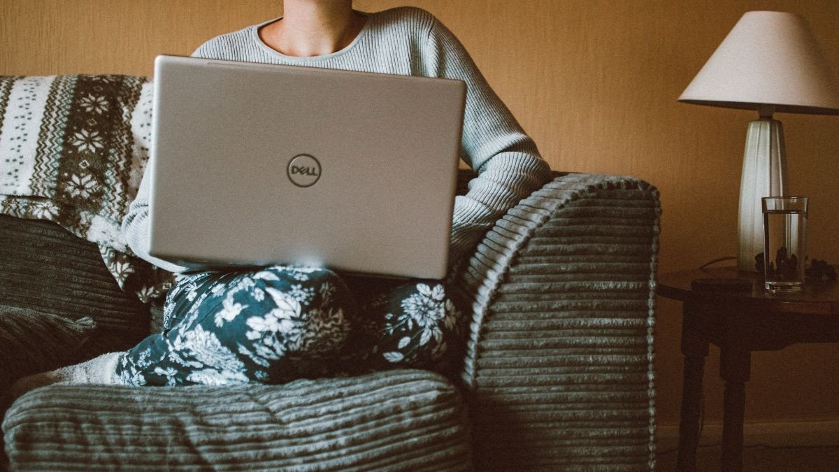 Câu hỏi thường gặp về các dòng laptop Dell