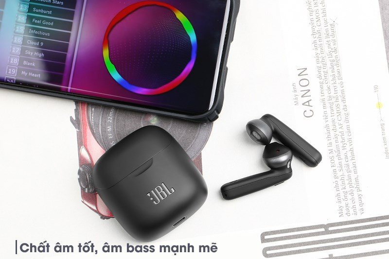 Chất âm tốt, bass mạnh của JBL Tune 220