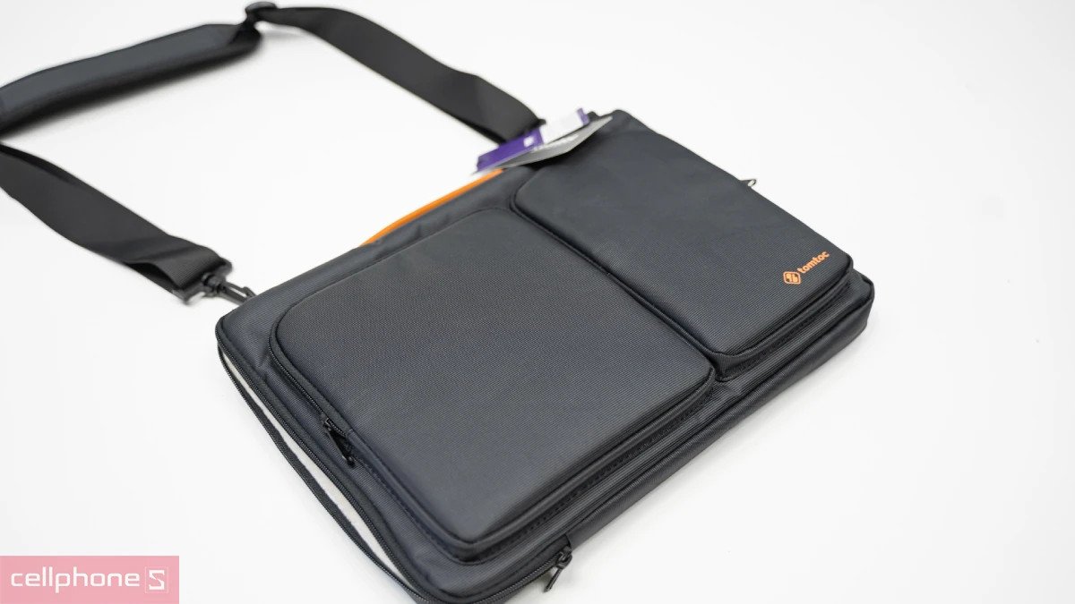 Chất liệu bền bỉ của túi chống sốc laptop 14 inch