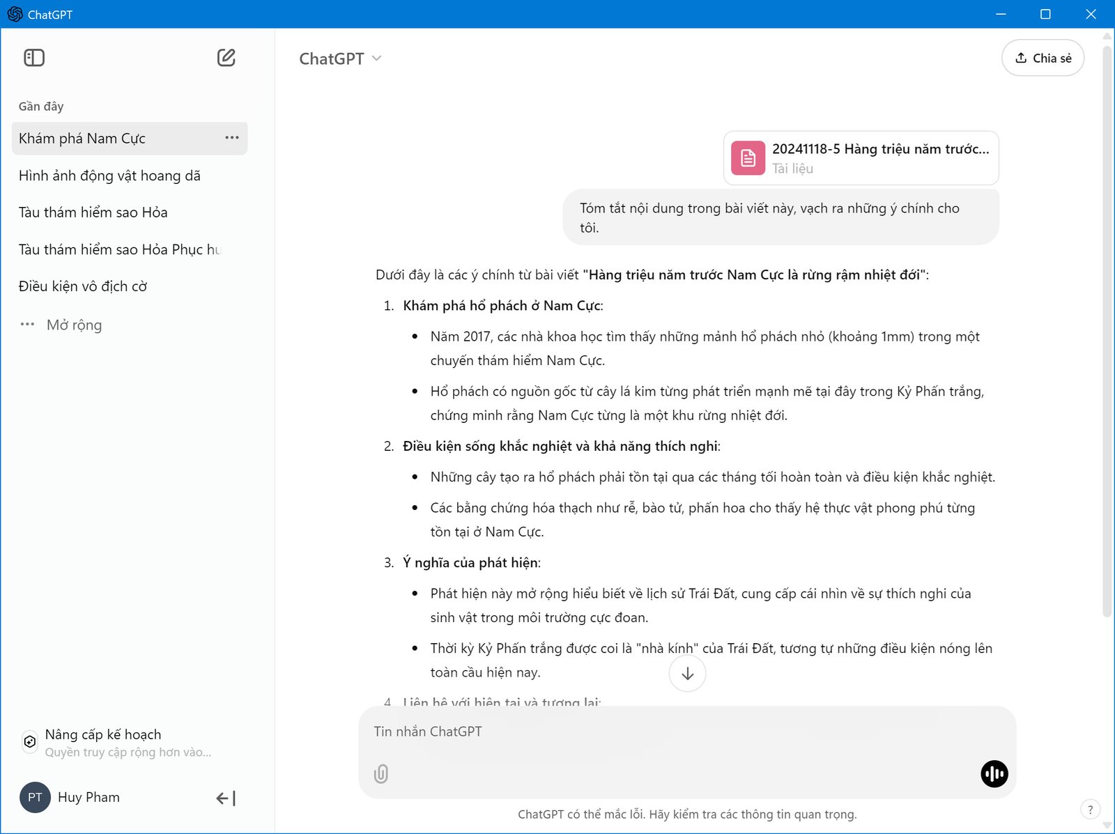 ChatGPT phân tích văn bản đính kèm trên laptop