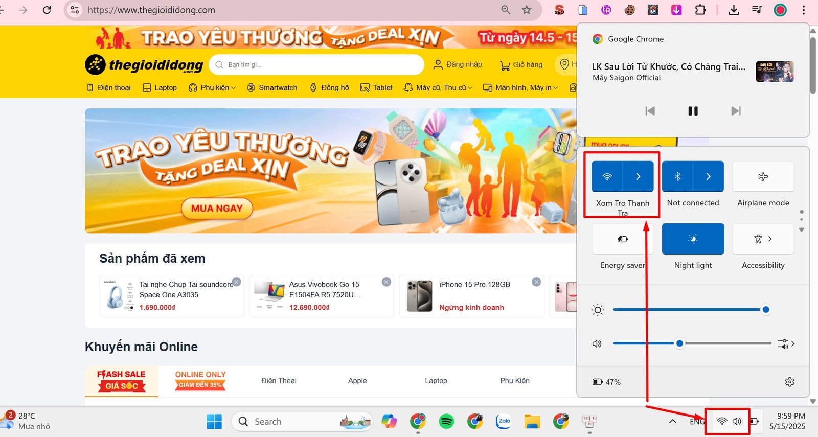 Chọn biểu tượng Wi-Fi và mạng đang kết nối trên laptop Windows 11