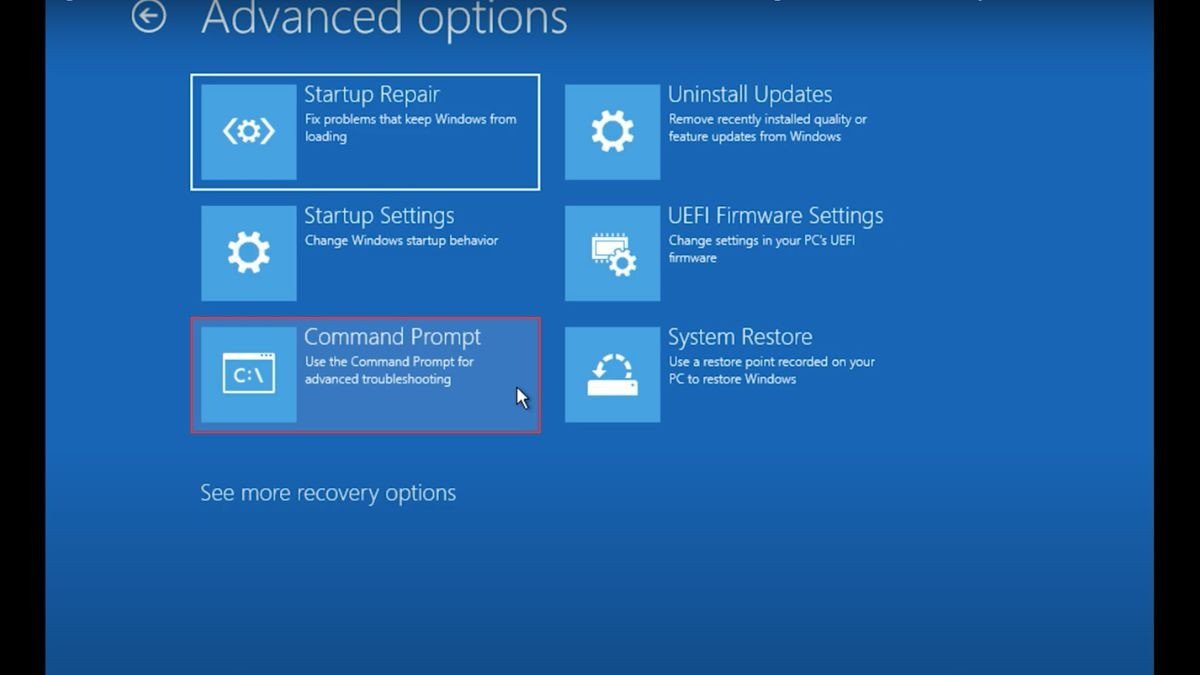 Chọn Command Prompt để tiến hành đặt lại mật khẩu Windows 11