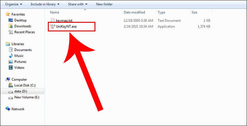 Chọn file UniKeyNT.exe để chạy