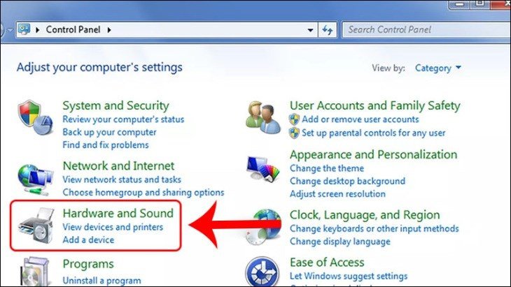 Chọn Hardware and Sound trong Control Panel