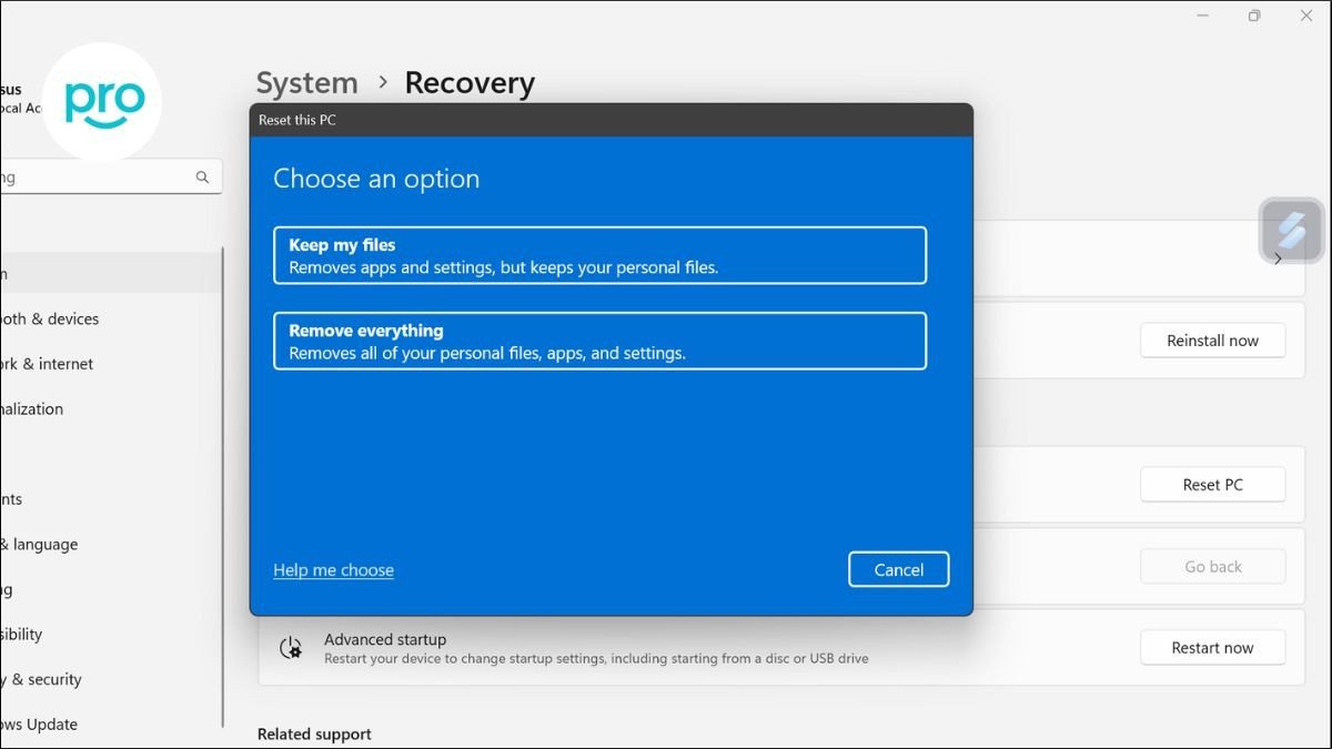 Chọn một trong hai tùy chọn Keep my files (Giữ lại tệp của tôi) hoặc Remove everything (Xóa mọi thứ)