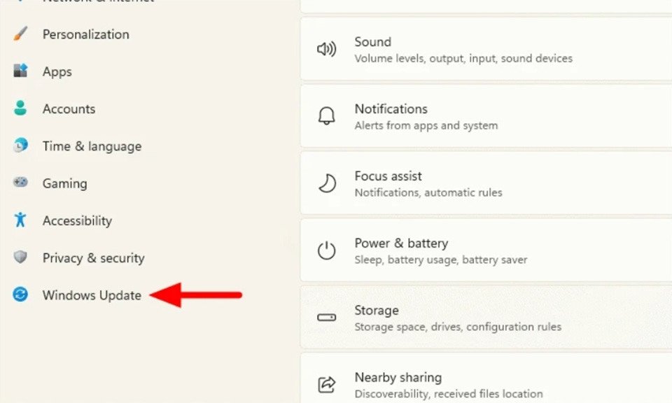 Chọn tab Windows Update để kiểm tra lỗi màn hình đen Win 11