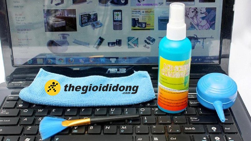 Chuẩn bị bộ dụng cụ vệ sinh laptop chuyên dụng để làm sạch