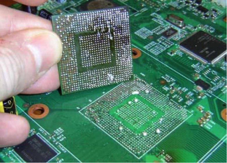 Chuyên gia hỗ trợ sửa lỗi màn hình laptop bị chớp tắt