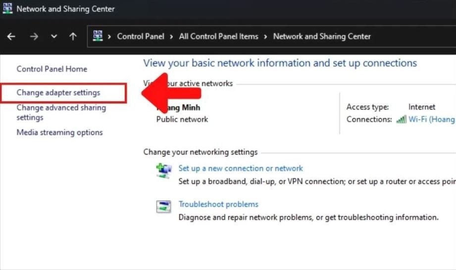 Cửa sổ Control Panel với tùy chọn Network and Sharing Center được tô sáng