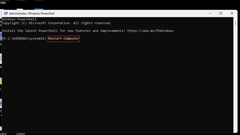 Cửa sổ PowerShell với lệnh Restart-Computer