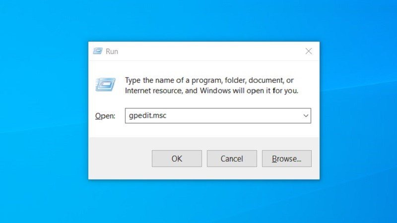 Cửa sổ Run với lệnh gpedit.msc để mở Group Policy Editor.