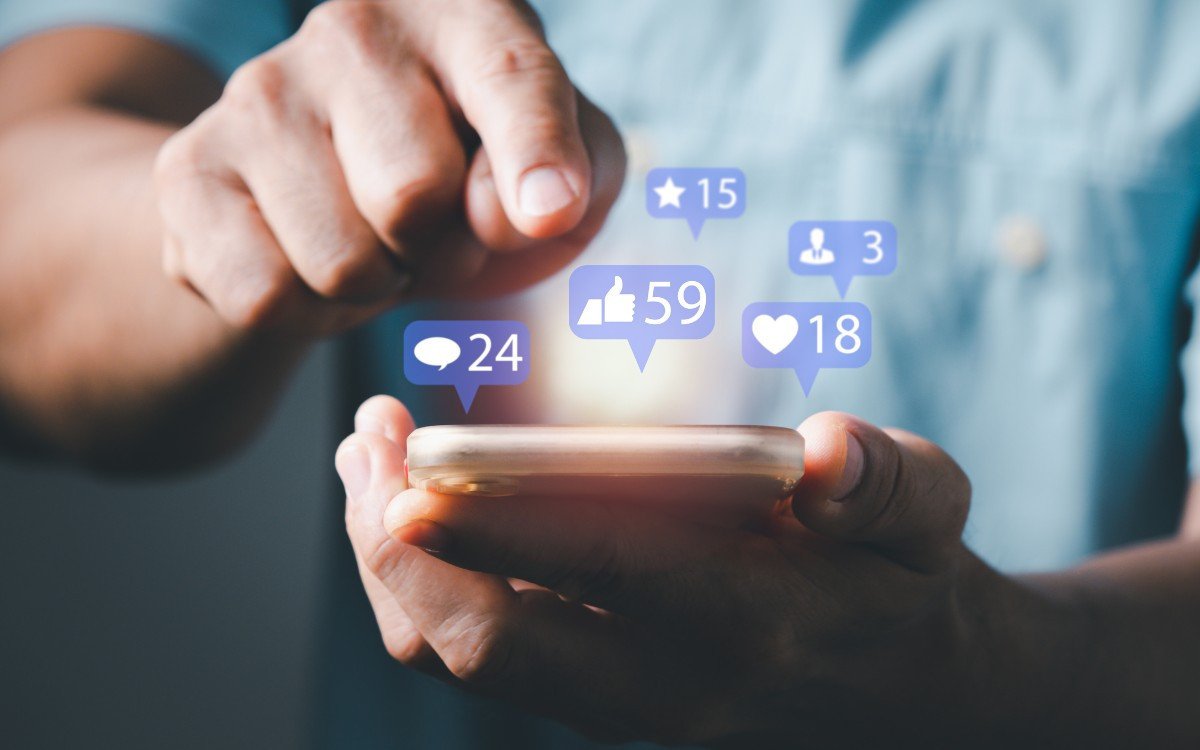 Đánh giá từ người dùng về giá đỡ laptop để bàn trước khi mua