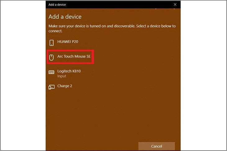 Danh sách các thiết bị Bluetooth sẵn sàng ghép nối, cho phép chọn chuột để kết nối với laptop.