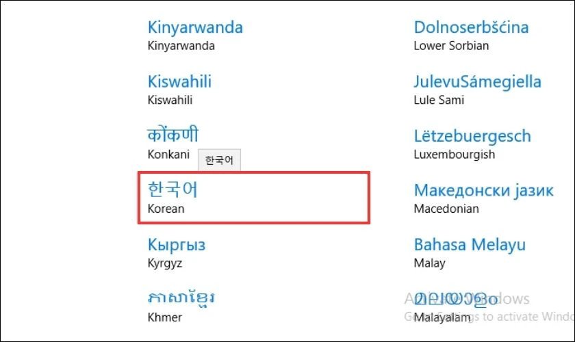 Danh sách ngôn ngữ trên Windows, với 'Korean' được đánh dấu để cài đặt bàn phím tiếng Hàn.