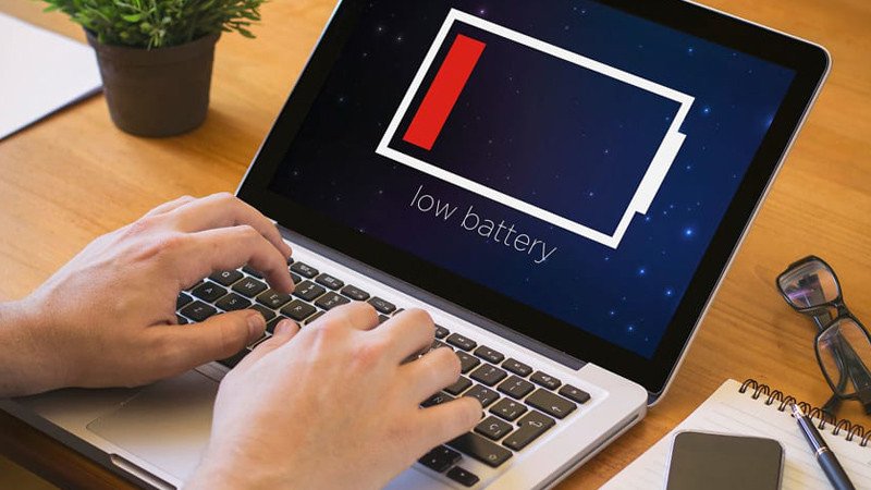 Dấu hiệu pin laptop bị chai, thời lượng sử dụng giảm rõ rệt