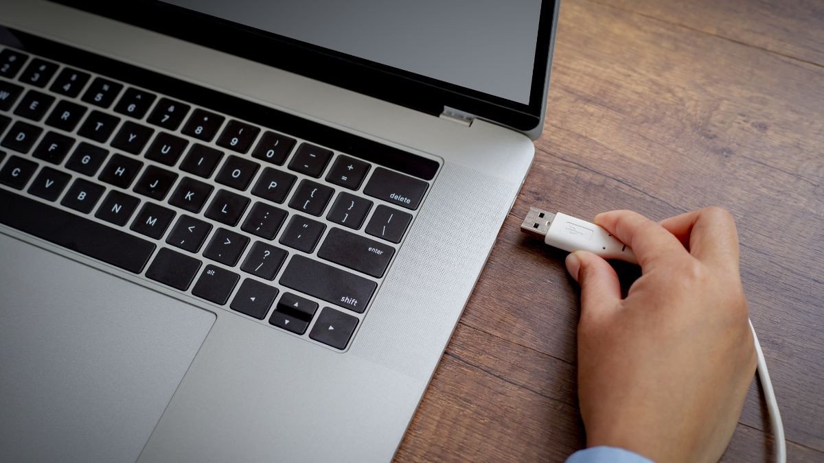 Dây cáp USB kết nối máy tính xách tay với cổng tivi