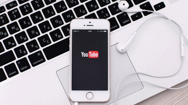 Dây tai nghe bị đứt ngầm là nguyên nhân phổ biến khiến tai nghe bên to bên nhỏ