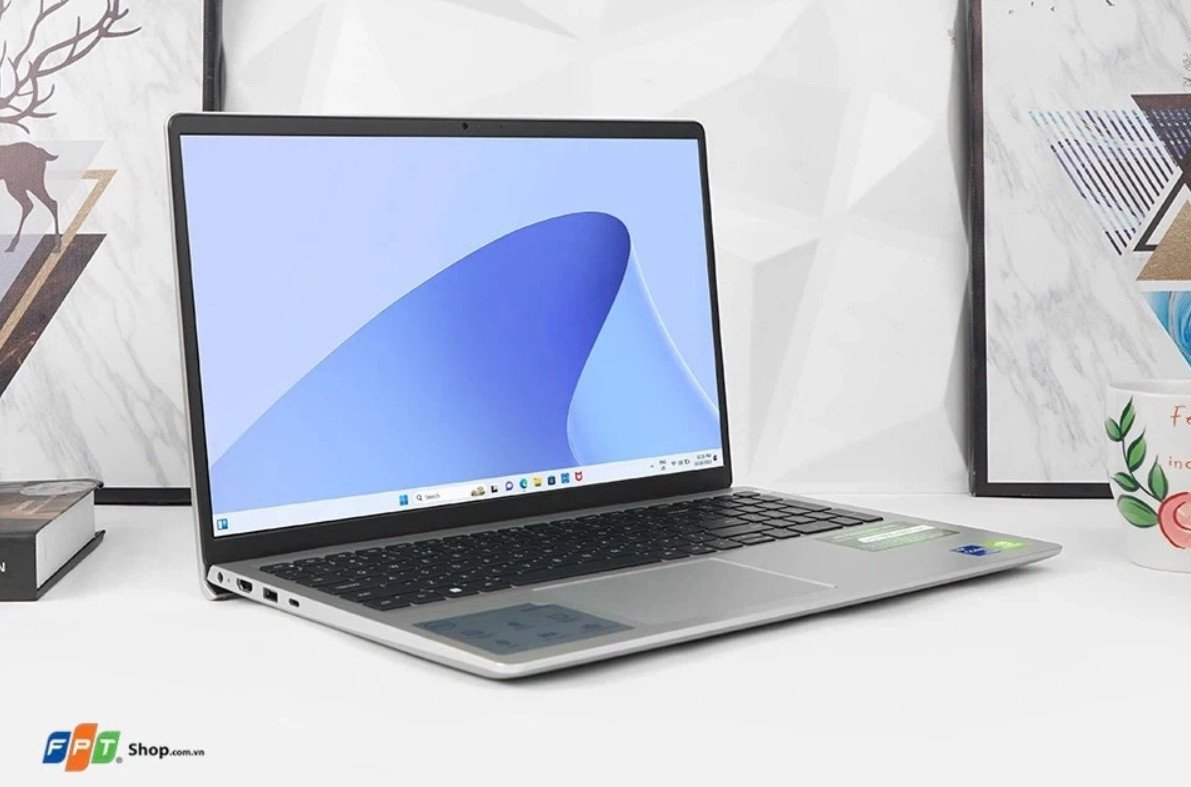 Dell Inspiron 15 3530 15.6 inch