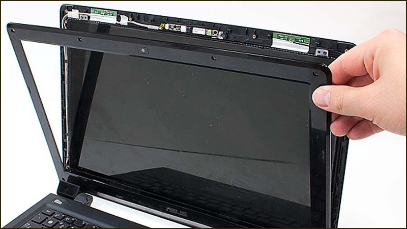 Đèn nền màn hình hỏng gây laptop không lên màn hình