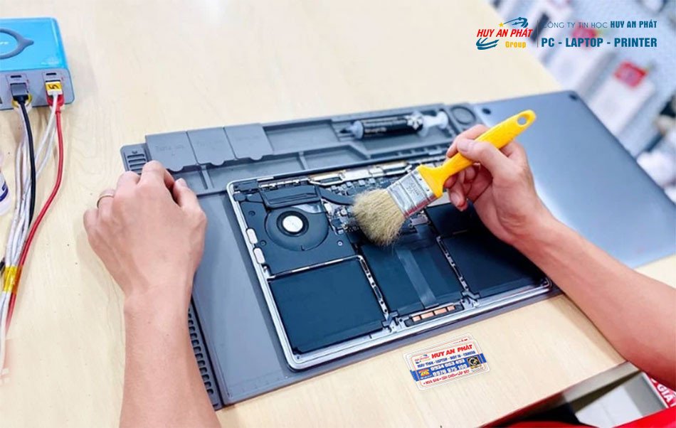 Dịch vụ vệ sinh laptop chuyên sâu tại nhà quận Phú Nhuận