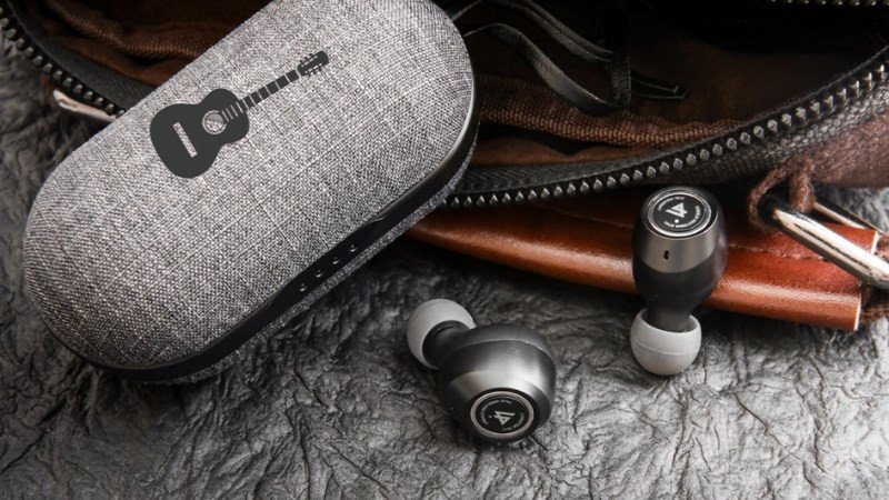 Điện thoại trong túi xách gây cản trở tín hiệu, làm tai nghe Bluetooth bị chập chờn