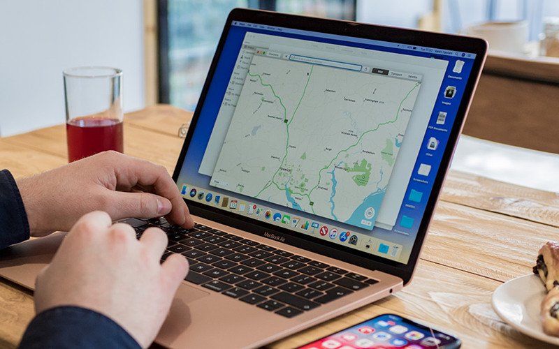 Điều chỉnh độ sáng đèn bàn phím MacBook không Touch Bar bằng phím F5 và F6