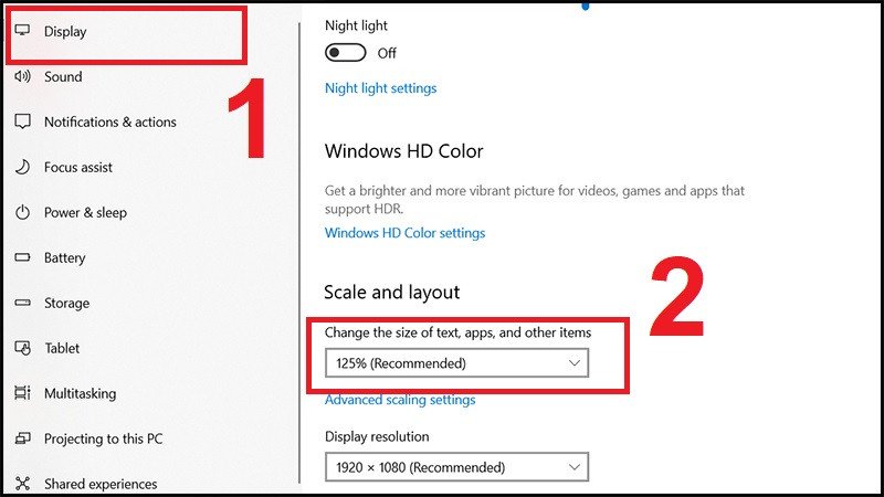 Điều chỉnh tỷ lệ toàn bộ màn hình laptop qua cài đặt Display.