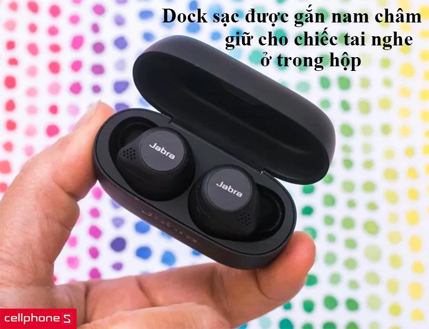 Dock sạc tai nghe Jabra Elite 75t màu đen với nắp mở