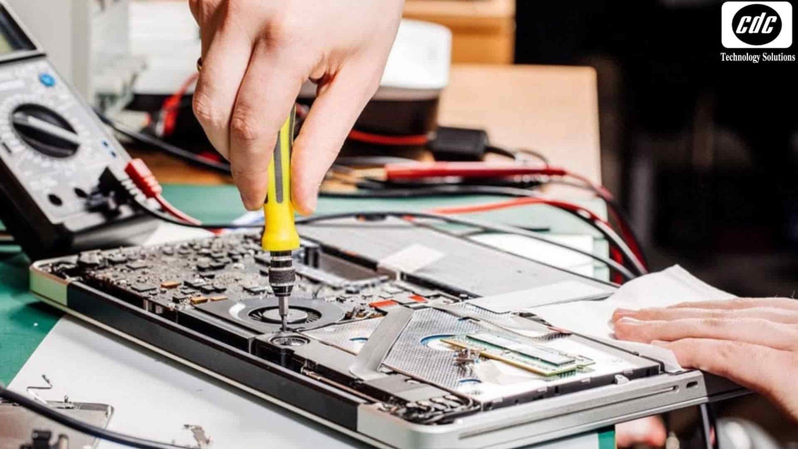 Đưa laptop Dell đến trung tâm sửa chữa khi gặp sự cố mất tiếng phần cứng