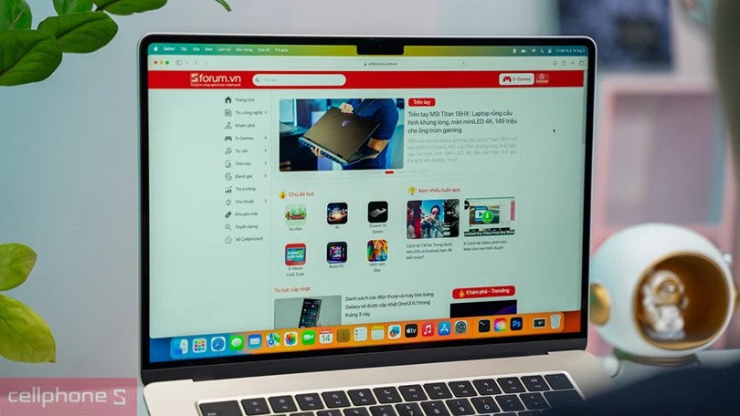 Dung lượng pin ấn tượng của laptop Apple Macbook, cho phép sử dụng liên tục nhiều giờ liền.