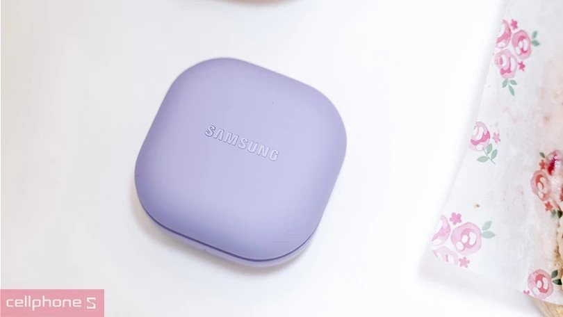 Dung lượng pin lớn và tính năng sạc nhanh của tai nghe Samsung Buds Pro 2