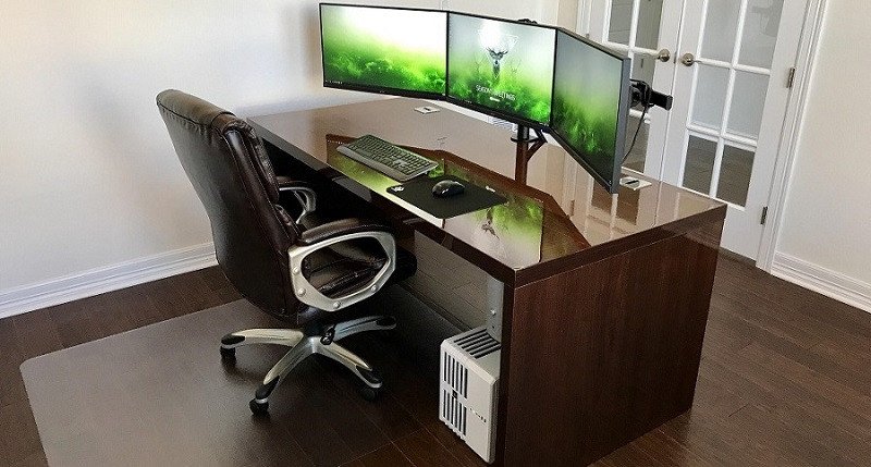 Giá treo màn hình máy tính giúp linh hoạt điều chỉnh và cố định thiết bị một cách vững chắc