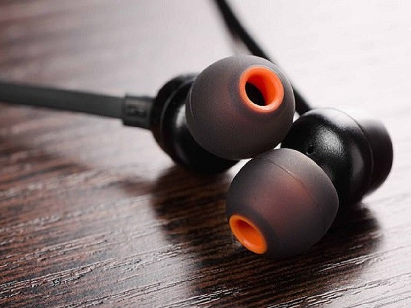 Giảm thính lực là một trong những tác hại chính khi sử dụng tai nghe quá nhiều