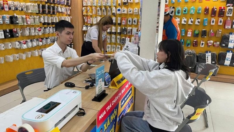 Gian hàng laptop tại Thế Giới Di Động, địa điểm mua sắm đáng tin cậy.