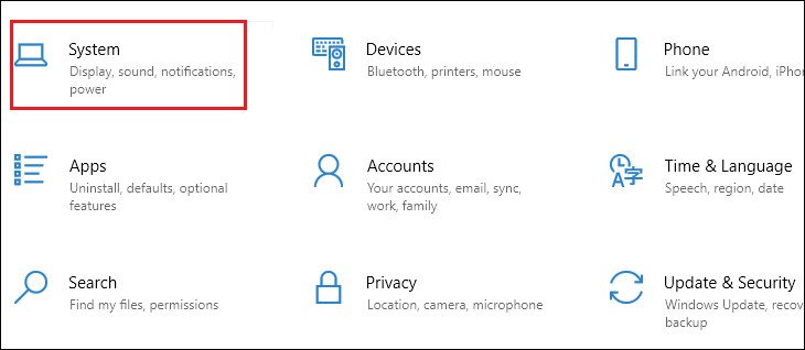Giao diện cài đặt hệ thống trên laptop để bật tính năng chia màn hình