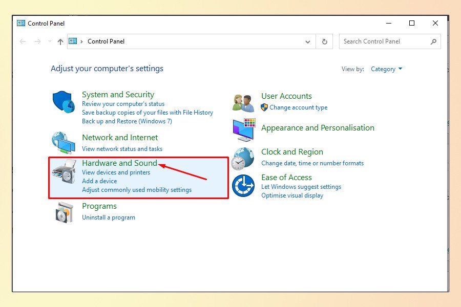 Giao diện Control Panel, chọn Hardware and Sound để điều chỉnh độ sáng