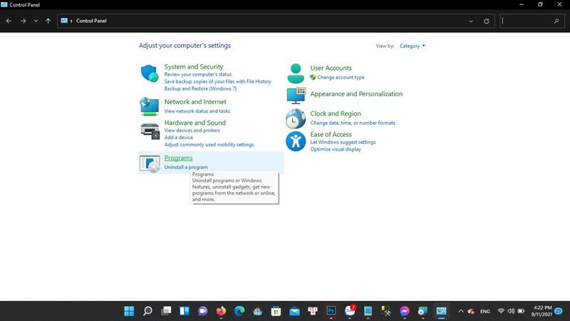Giao diện Control Panel của Windows 11, chọn mục Programs