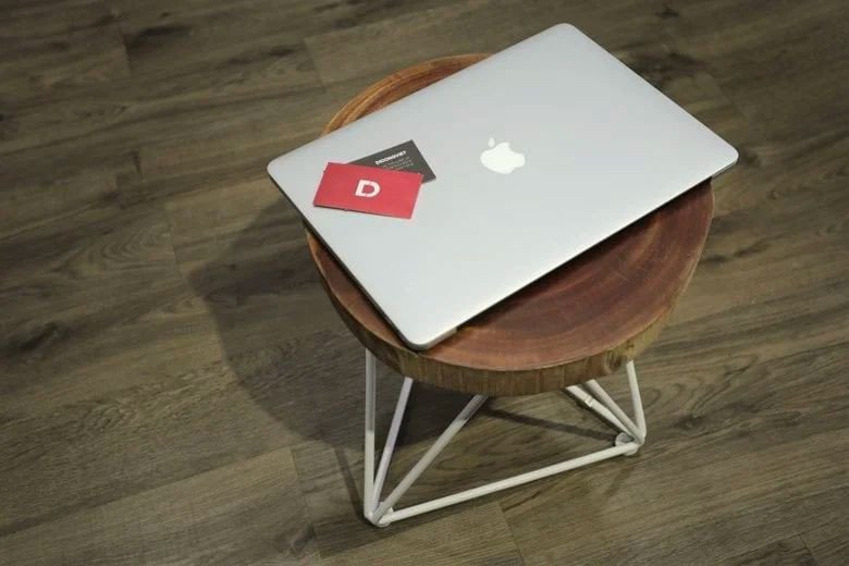 Giao diện hệ điều hành macOS trên MacBook, nền tảng tối ưu cho sinh viên