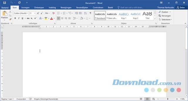 Giao diện Microsoft Word 2016 trên laptop, minh họa các tính năng soạn thảo văn bản.