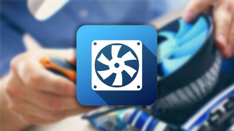 Giao diện phần mềm SpeedFan hiển thị thông tin nhiệt độ và tốc độ quạt