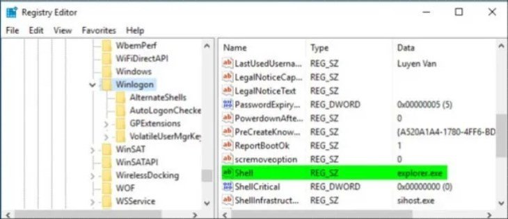 Giao diện Registry Editor hiển thị lệnh explorer.exe để sửa lỗi đen màn hình laptop