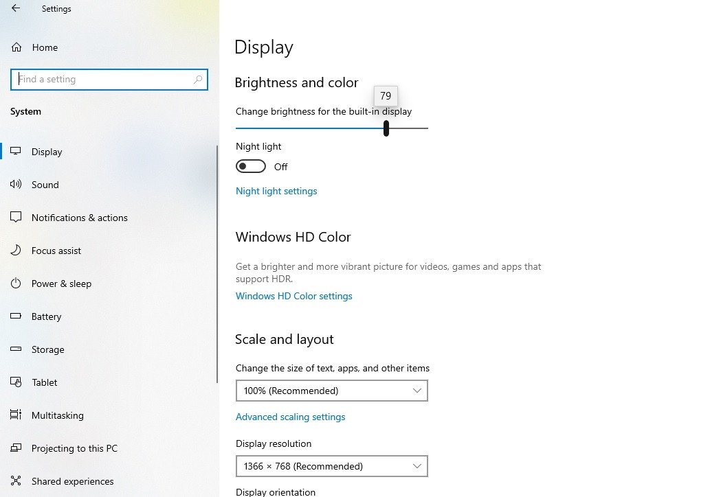 Giao diện Settings của Windows, chọn Display để điều chỉnh độ sáng