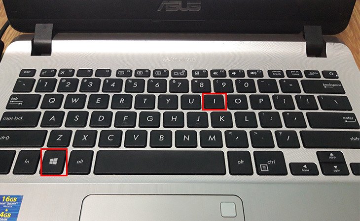 Giao diện ứng dụng Cài đặt (Settings) trên Windows 10 mở ra sau khi sử dụng tổ hợp phím tắt để bật chế độ tiết kiệm pin laptop.