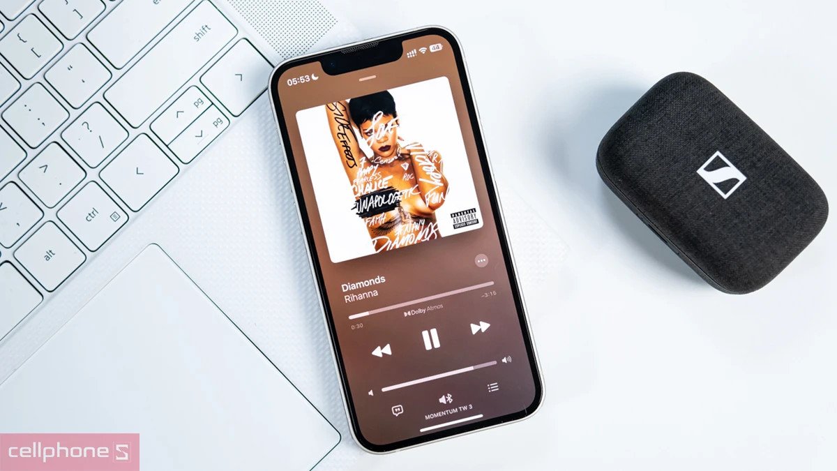 Giao diện ứng dụng điều khiển thông minh cho tai nghe Bluetooth Sennheiser với các tùy chọn tùy chỉnh âm thanh