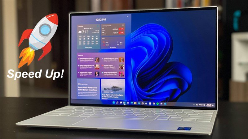 Giao diện Windows 11 trên màn hình laptop đang hoạt động, minh họa vấn đề laptop bị chậm Win 11