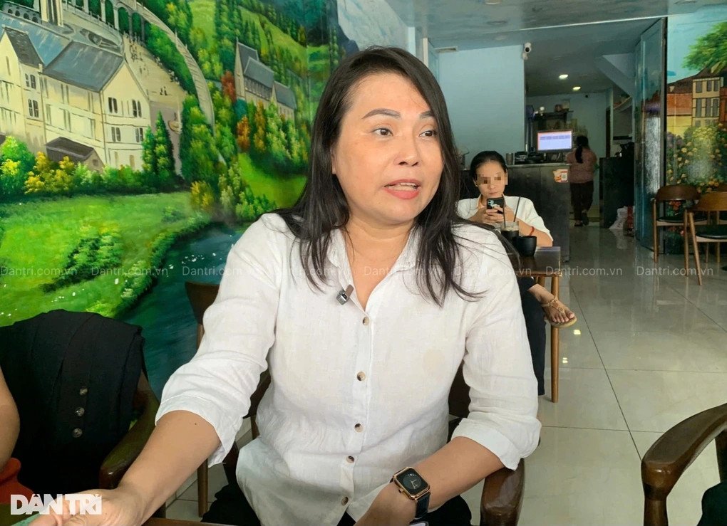 Giáo viên bị cảnh cáo vì xin tiền phụ huynh mua laptop